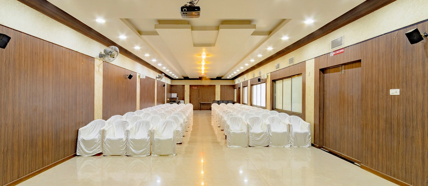 Hotel and Restaurant Photography by Evolver Media Pune. Hotel Maniprabha. Call 9518356811 for booking. 15