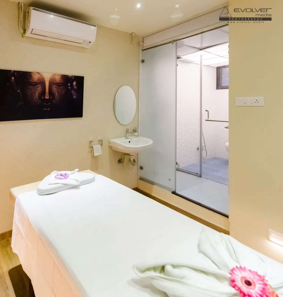 Interior Design Real Estate Photography Evolver Media Pune. Medi Spa Doctor Clinic. Call 9518356811 for booking. 07