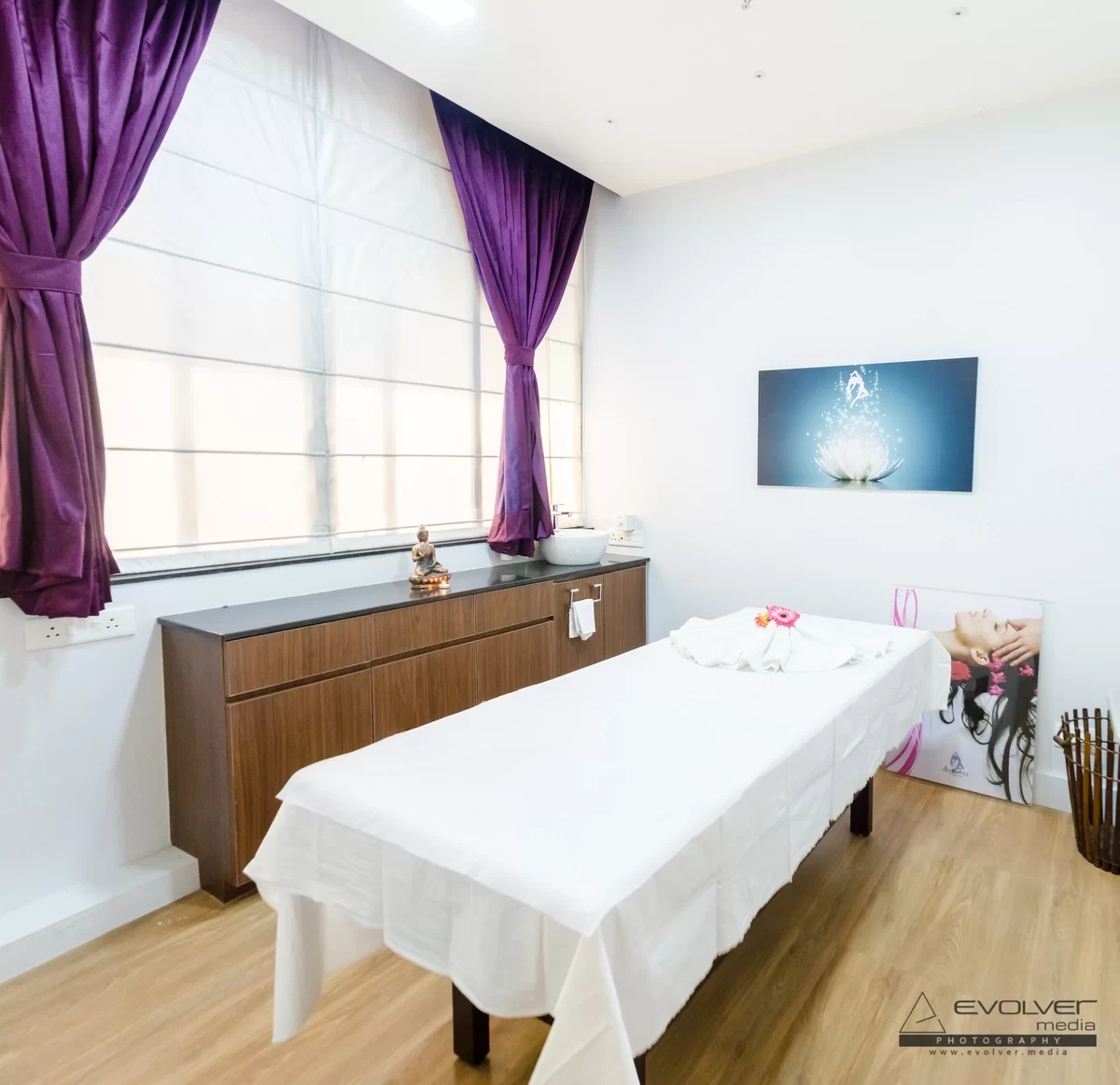 Interior Design Real Estate Photography Evolver Media Pune. Medi Spa Doctor Clinic. Call 9518356811 for booking. 08