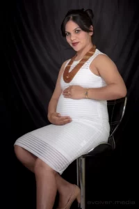 evolver-media-pune-portrait-pregnancy-baby-photography -call-9518356811