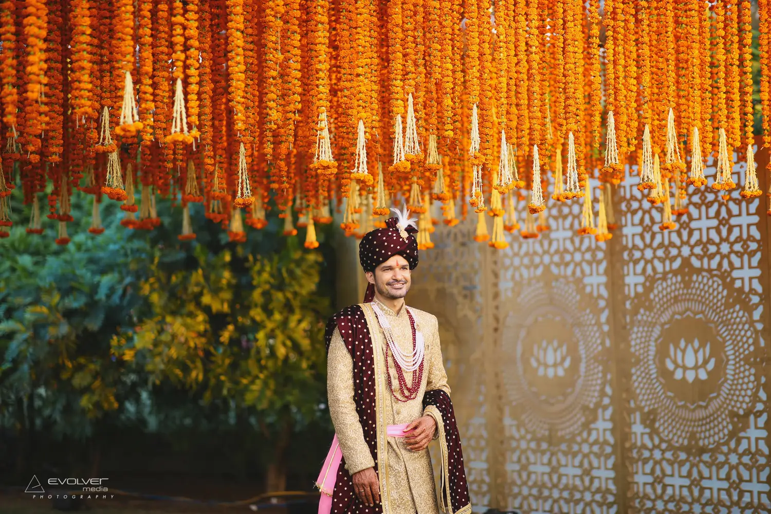 evolver-media-pune-wedding-photography-Cinematic-Traditional-Engagements - call-9518356811